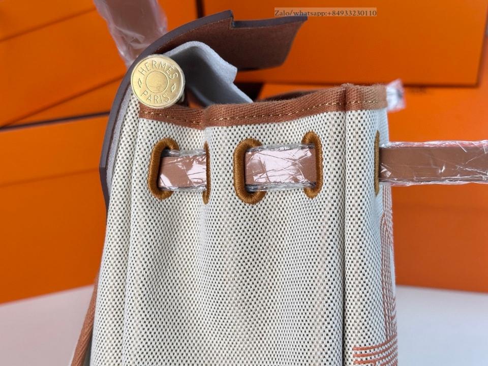 Hermes Bicolor Vache Hunter Chaine D'Ancre Herbag 31 PM -duoc-ban-tai-Hvip Bags and Accessories