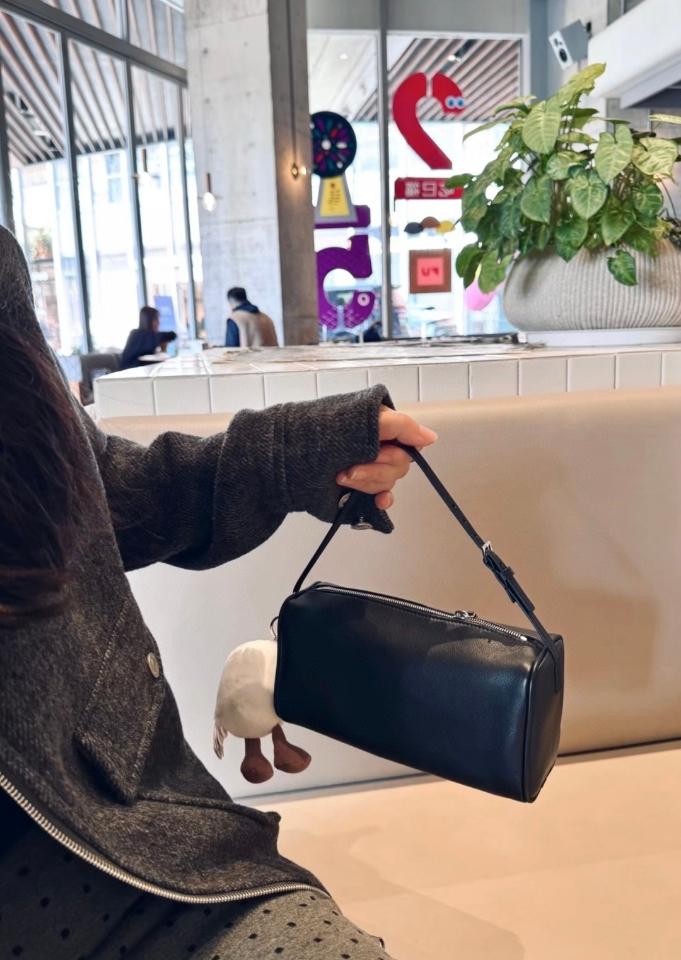 The Row 90's Bag in smooth calfskin Leather black 19.5x10x 8cm-duoc-ban-tai-Hvip Bags and Accessories