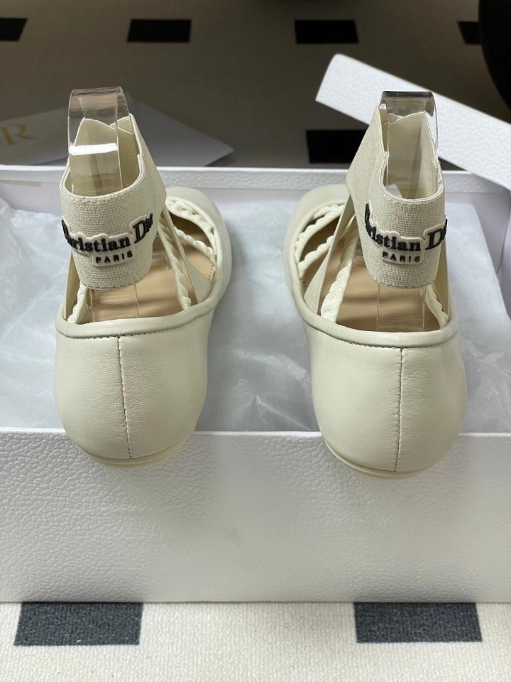 Dior Shade Ballet Flat
White leather and Elastic Straps
KCF013SAT (2) -duoc-ban-tai-Hvip Shoes and Clothes