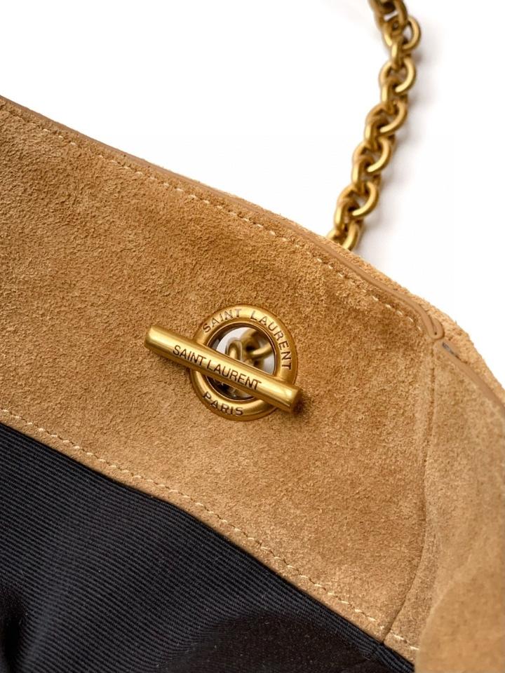 Saint Laurent Ysl JAMIE shopping in suede
GOLDEN LEAF 809824 35x35×10cm (1)-duoc-ban-tai-Hvip Bags and Accessories
