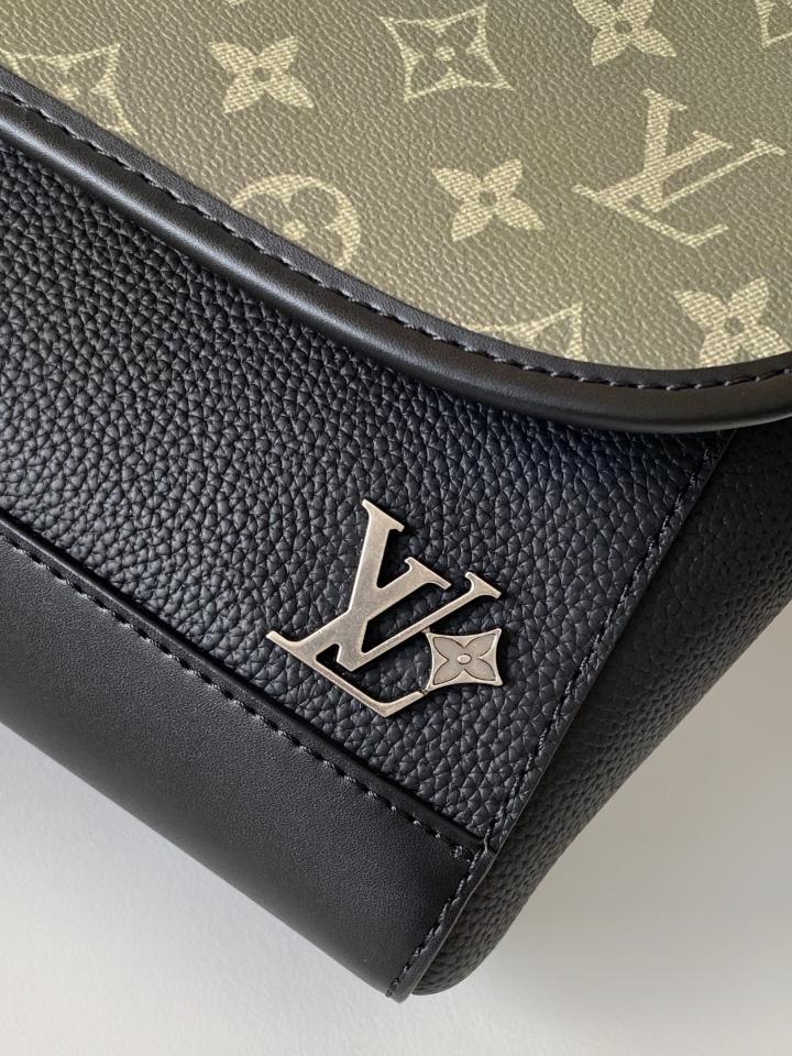 Louis Vuitton M12625
Pulse Messenger 26.6 × 17 × 11 cm-duoc-ban-tai-Hvip Bags and Accessories