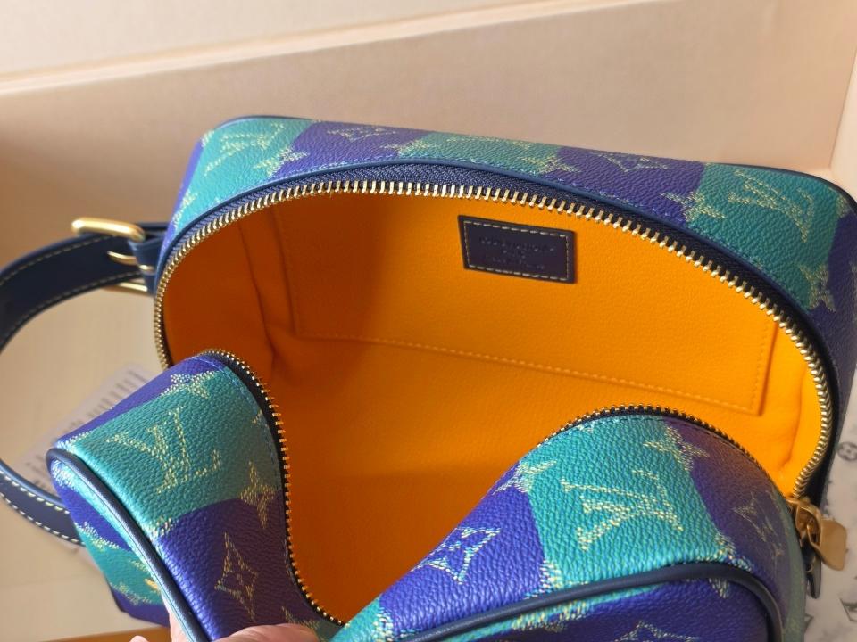Louis Vuitton M25902
Locker Dopp Kit-duoc-ban-tai-Hvip Bags and Accessories