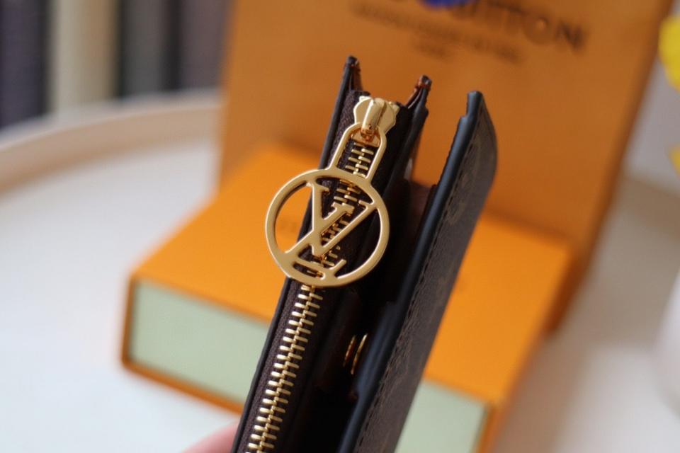 Louis Vuitton M82415
Lisa Wallet.-duoc-ban-tai-Hvip Bags and Accessories