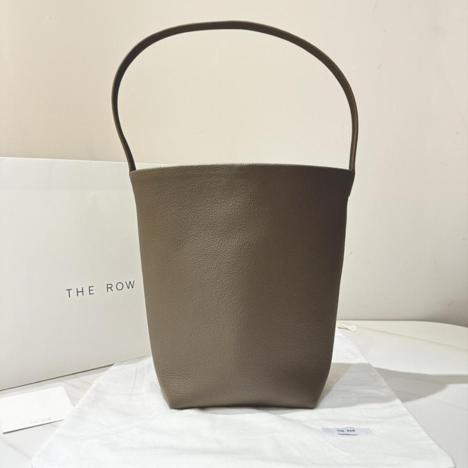 The Row Medium N/S Park Tote Bag in Leather Dark Olive 30X28X15.5cm -duoc-ban-tai-Hvip Bags and Accessories
