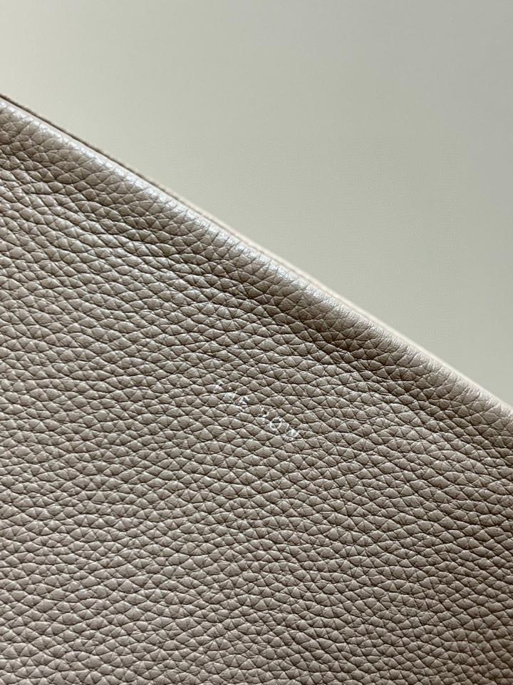The Row Small N/S Park Tote Bag in Leather dark Taupe 24X22X11cm -duoc-ban-tai-Hvip Bags and Accessories