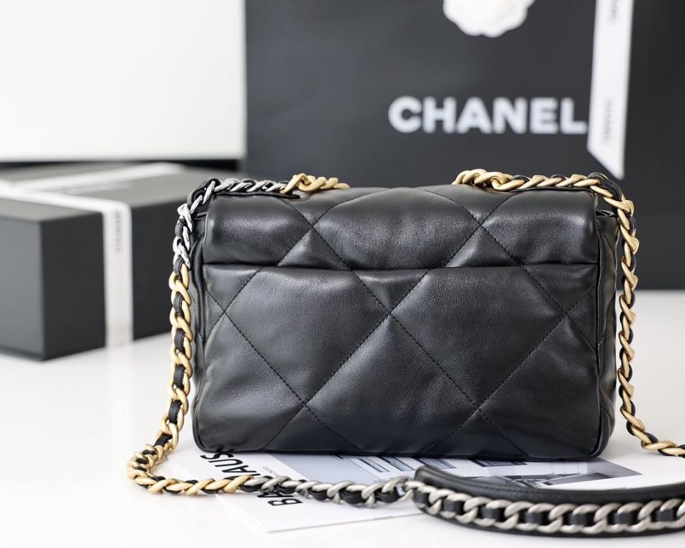 Chanel CHANEL 19 Handbag
 
Shiny Lambskin, Gold-Tone, Silver-Tone & Ruthenium-Finish Metal 
Black AS1160 16 x 26 x 9cm-duoc-ban-tai-Hvip Bags and Accessories