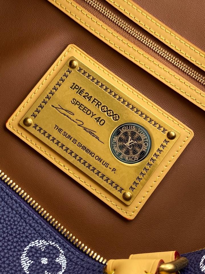 Louis Vuitton M11597
M15285  Speedy P9 Bandoulière 40 40.0 x 26.0 x 23.0 cm Sao chép-duoc-ban-tai-Hvip Bags and Accessories