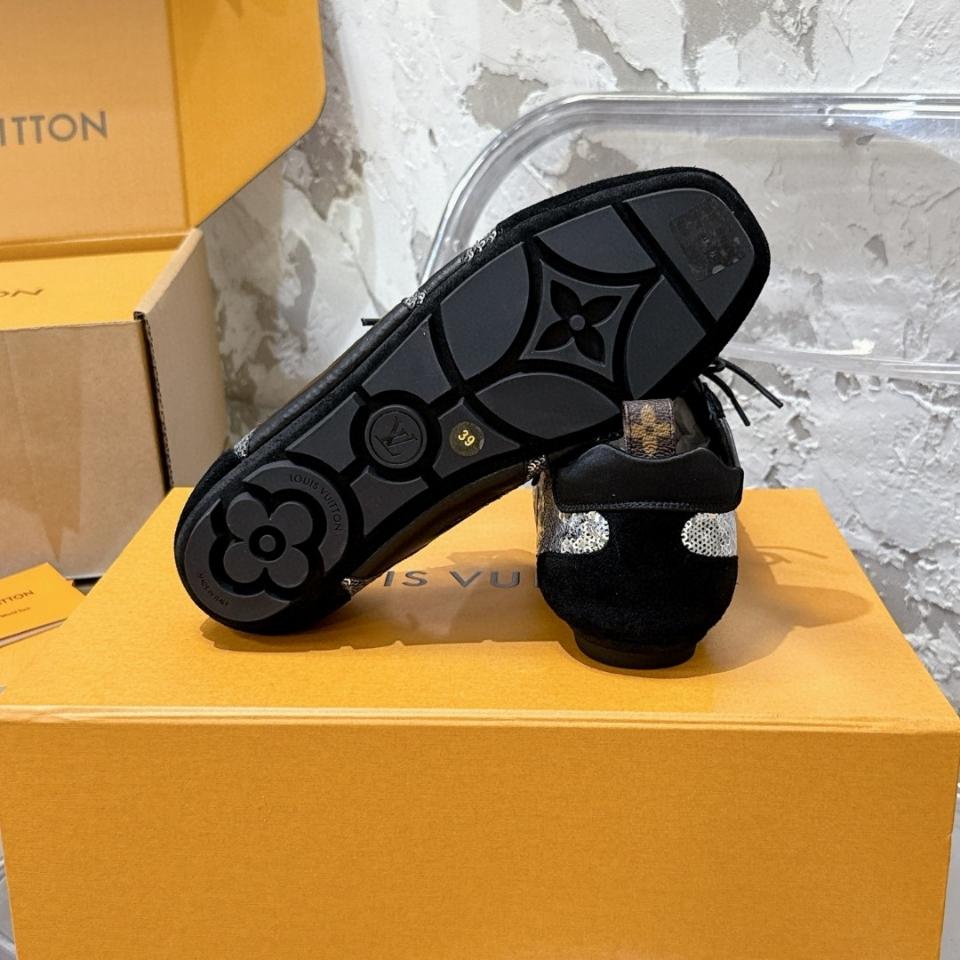 Louis Vuitton 1AHNCY
New Women Sneaker
LV Sneakerina (n1)-duoc-ban-tai-Hvip Shoes and Clothes