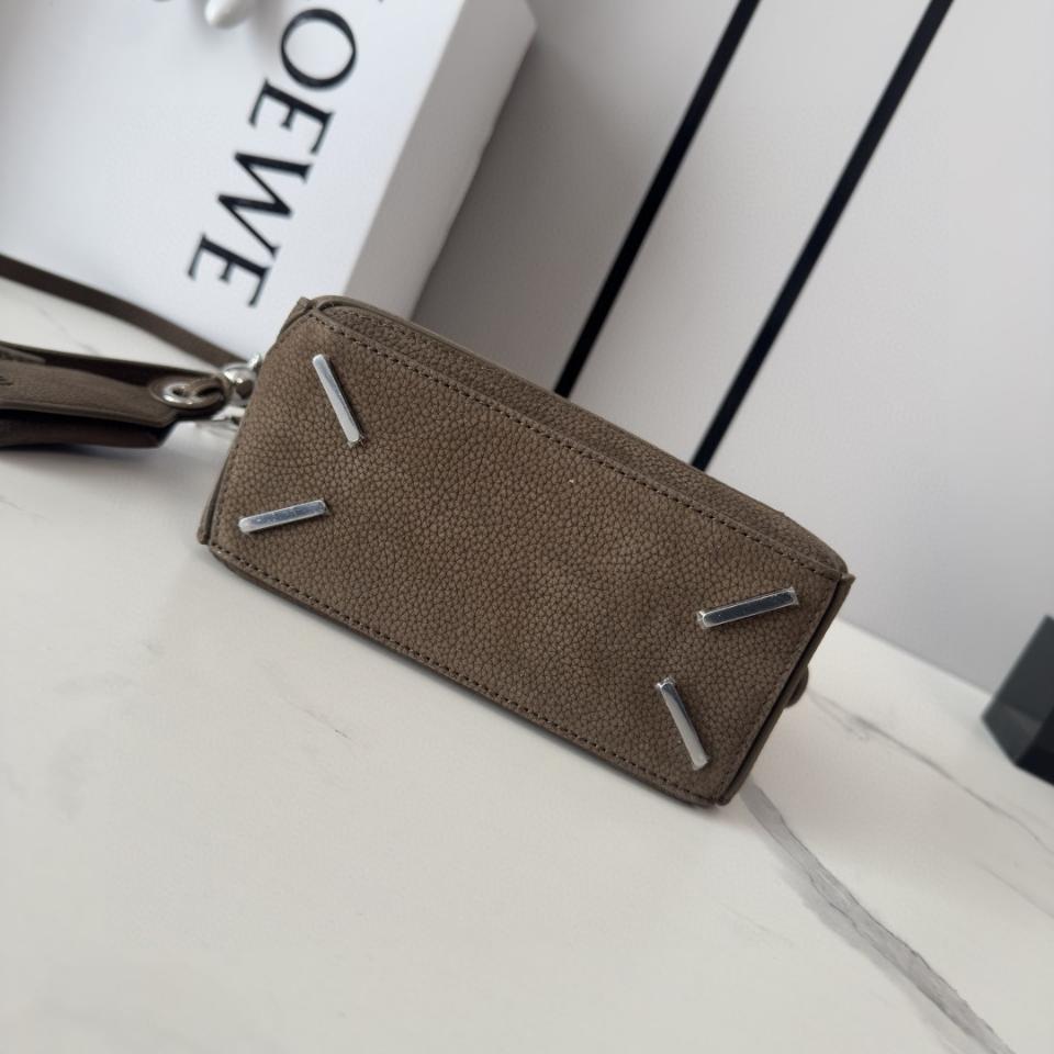 LOEWE mini Featherlight Puzzle bag in grained nubuck Tundra A510PLSX03 18*12.5*8CＭ-duoc-ban-tai-Hvip Bags and Accessories