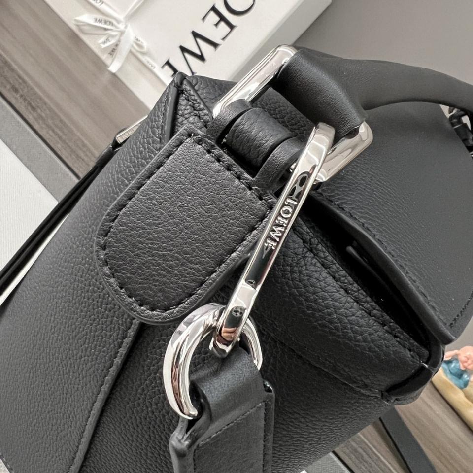 Loewe medium puzzle grained calfskin leather black 29*19.5*14cm A510P49X26-duoc-ban-tai-Hvip Bags and Accessories