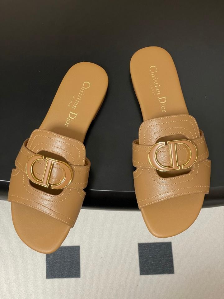 Dior 30 Montaigne Slide
Beige Calfskin
 KCQ266VEA (2) -duoc-ban-tai-Hvip Shoes and Clothes