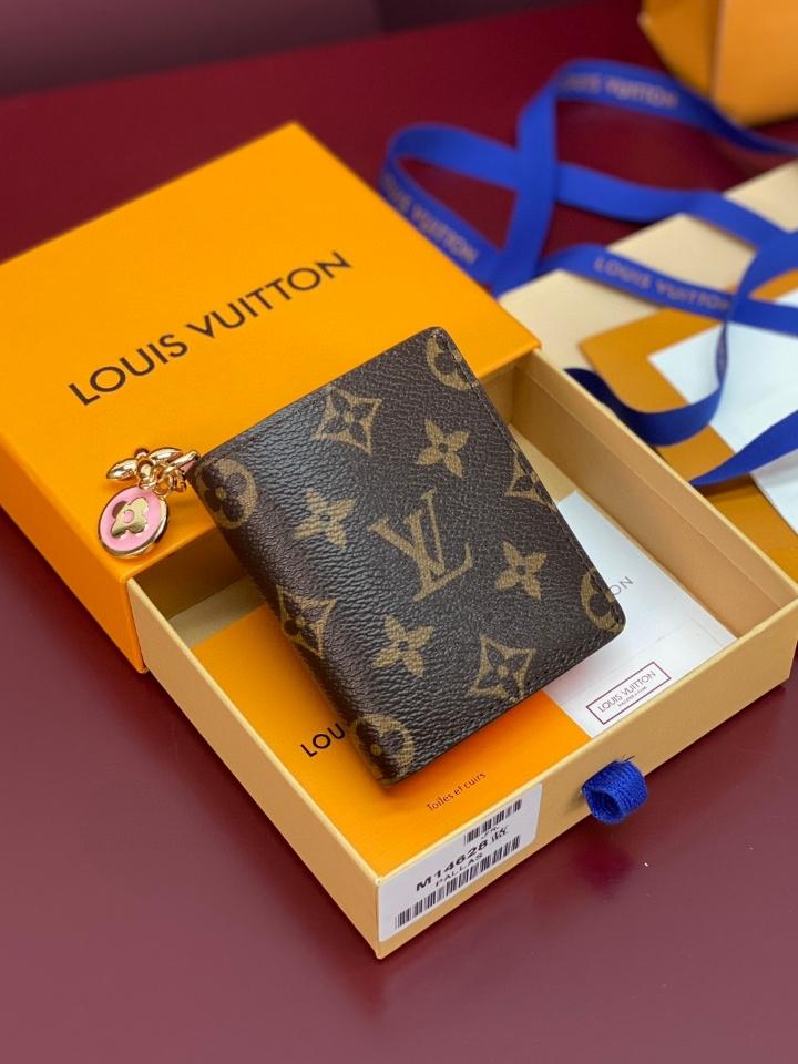 Louis Vuitton M14718
Ví LV Charms 9x10x2.5cm -duoc-ban-tai-Hvip Bags and Accessories