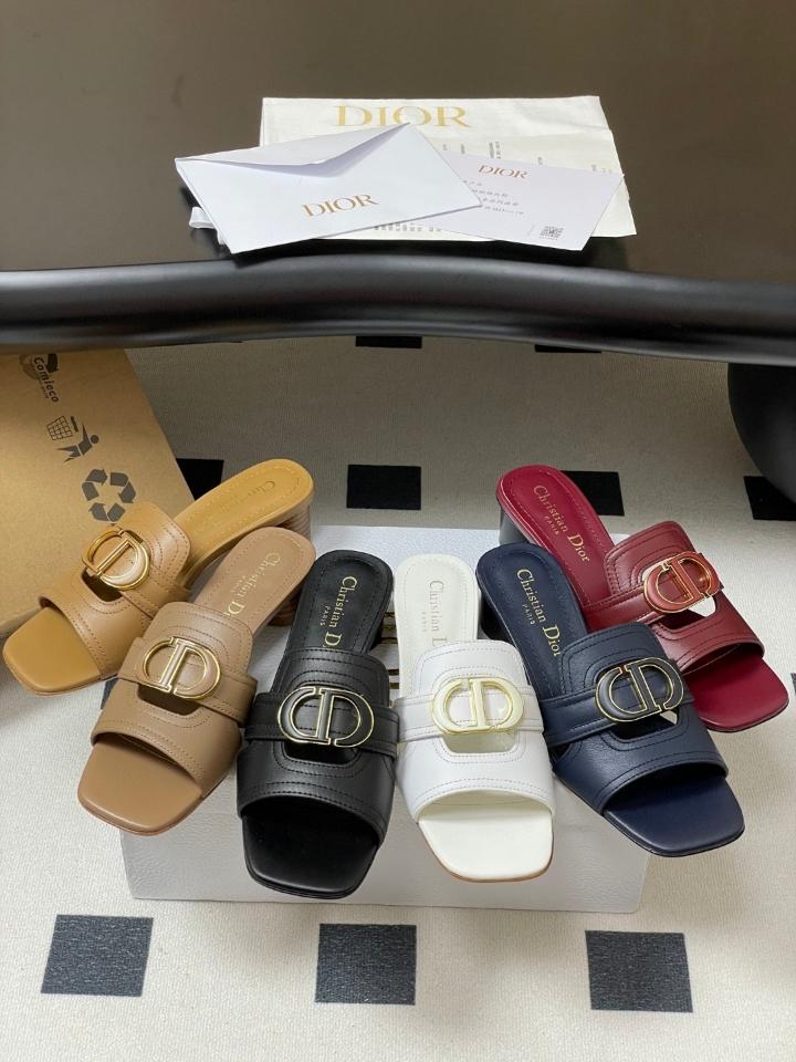 Dior 30 Montaigne Heeled Slide
Nude Calfskin
KCO374CFY 40mm (2)-duoc-ban-tai-Hvip Shoes and Clothes
