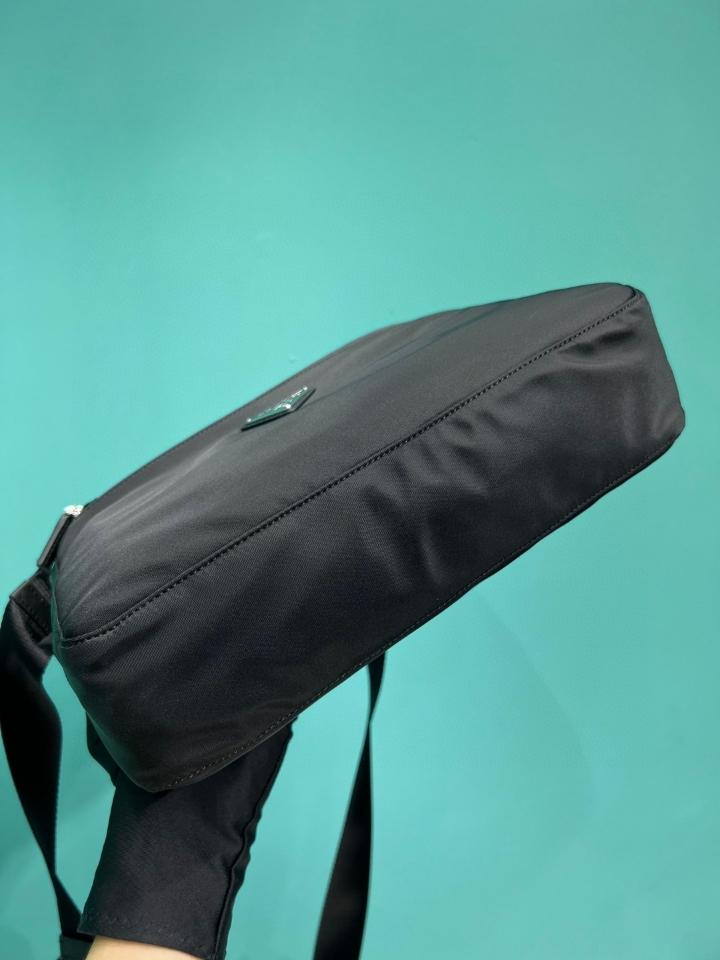 Prada Re-Nylon bag 1BC421 31x23x9cm-duoc-ban-tai-Hvip Bags and Accessories