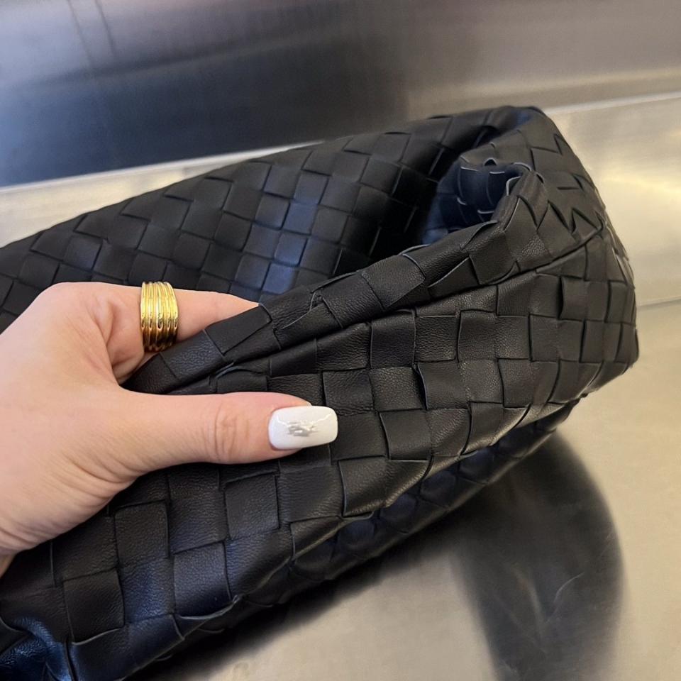 Bottega Veneta Jodie black 600261 48x40x16cm-duoc-ban-tai-Hvip Bags and Accessories
