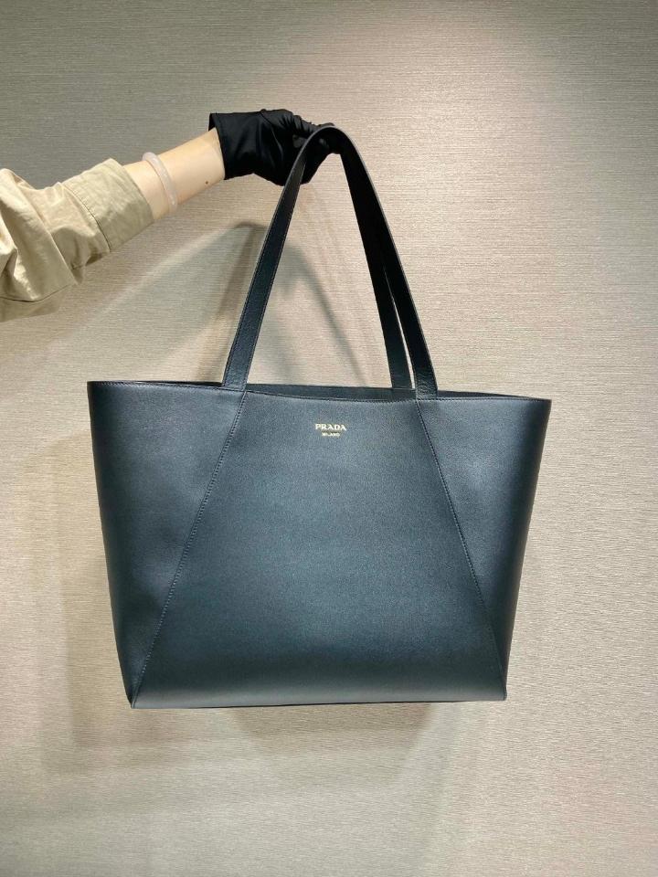 Prada
Leather tote bag 2VG123 40x35.5x14cm-duoc-ban-tai-Hvip Bags and Accessories