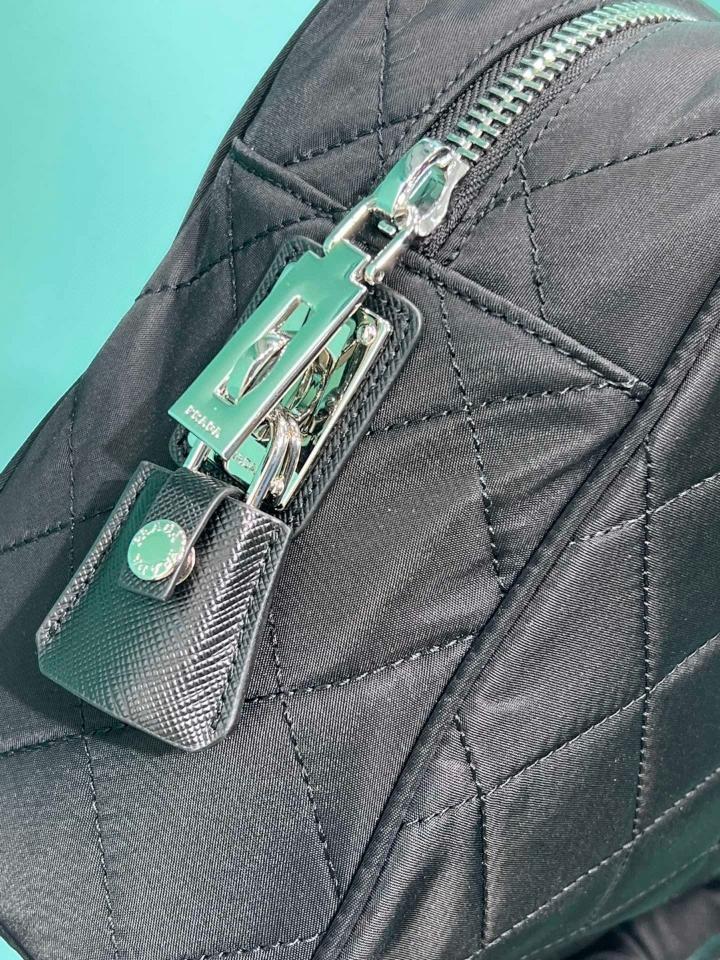 Prada canvas black bag 1BD641 30x21x11cm-duoc-ban-tai-Hvip Bags and Accessories