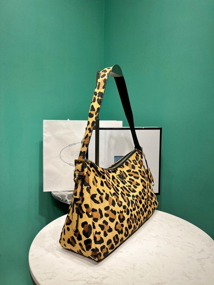 
Prada Aimèe large printed leather shoulder bag hkney 1BC228 39x24x11.5cm-duoc-ban-tai-Hvip Bags and Accessories