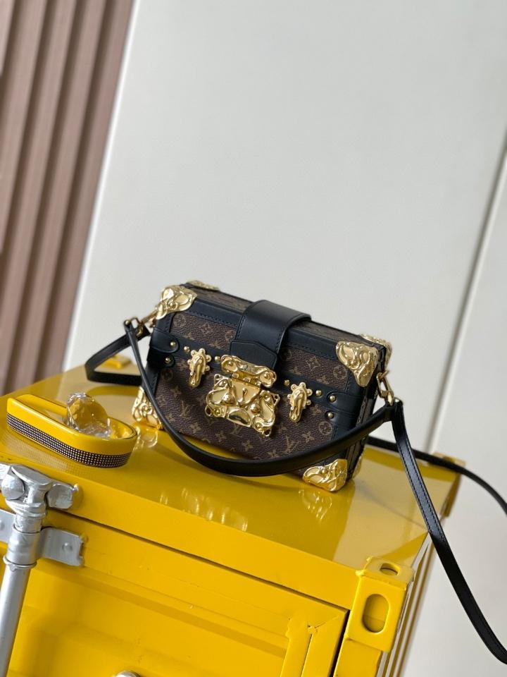 Louis Vuitton M13738
Petite Malle 20*12.5*6CM L1-duoc-ban-tai-Hvip Bags and Accessories