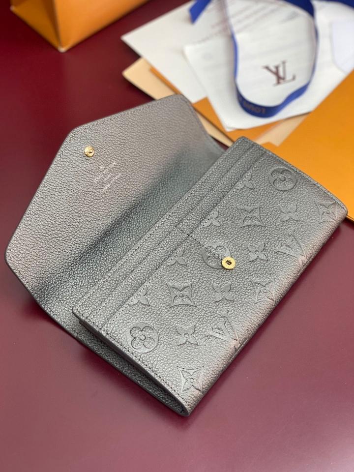 Louis Vuitton M12172
Sarah Wallet-duoc-ban-tai-Hvip Bags and Accessories