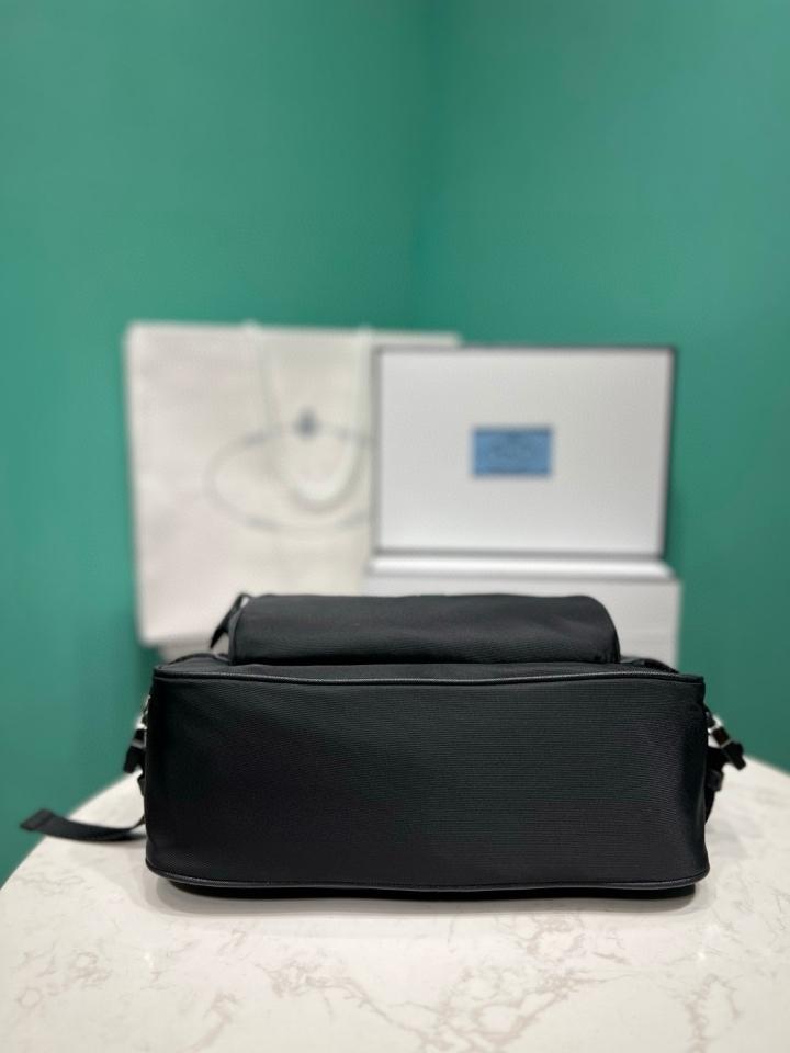 Prada Medium Re-Nylon and Saffiano leather shoulder bag black 2VH192 28x17.5x10cm-duoc-ban-tai-Hvip Bags and Accessories