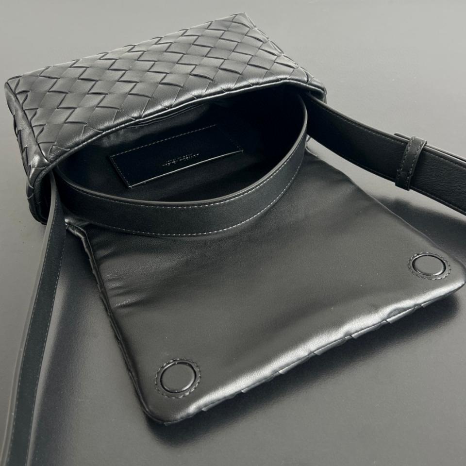 Bottega Veneta Intrecciato Mini Bag With Flap 857931 20x12x6.5cm-duoc-ban-tai-Hvip Bags and Accessories