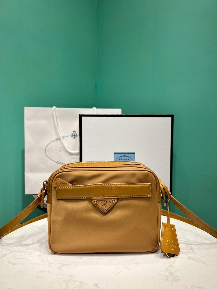 Prada Re-Edition 1978 medium Re-Nylon and Saffiano leather shoulder bag beige 1BH218 21*17*8cm-duoc-ban-tai-Hvip Bags and Accessories