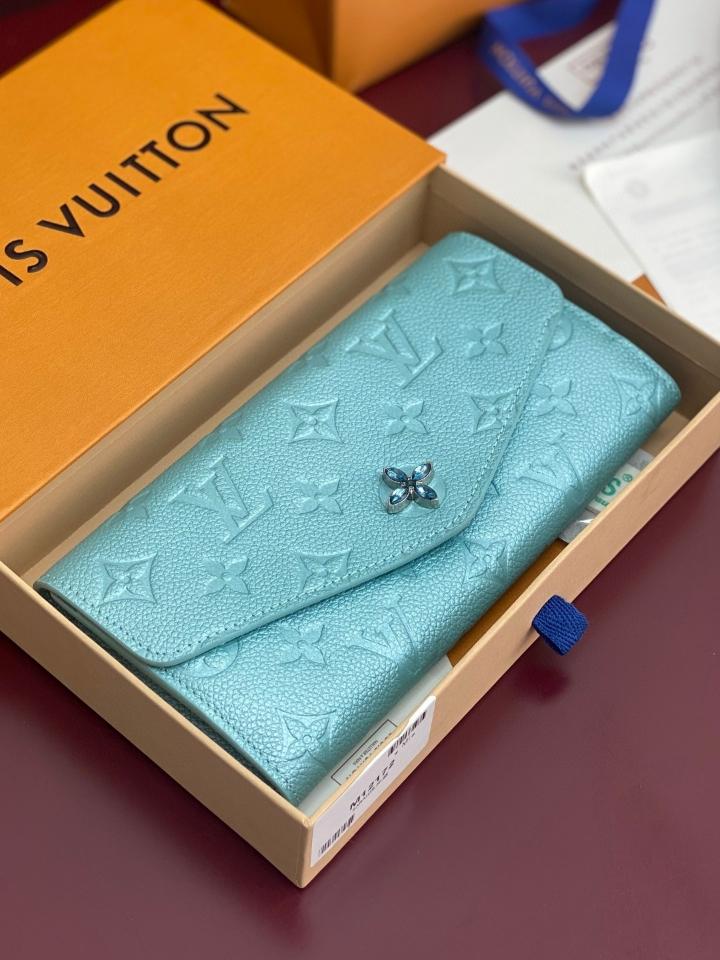 Louis Vuitton M12172
Sarah Wallet blue.-duoc-ban-tai-Hvip Bags and Accessories