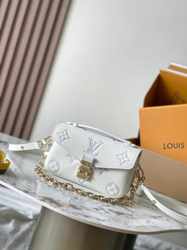 Louis Vuitton M23940
Neuheit
Pochette Métis East West 21.5*13.5*6CM L1-duoc-ban-tai-Hvip Bags and Accessories