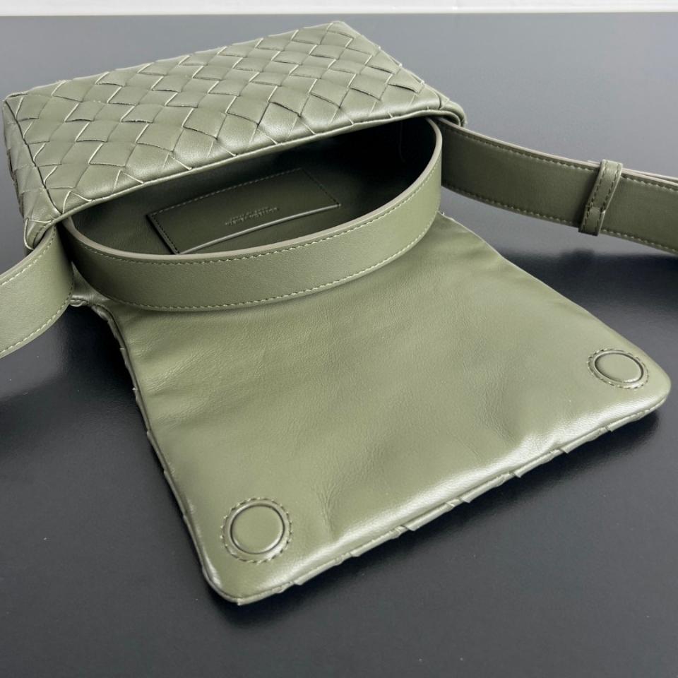 Bottega Veneta Intrecciato Mini Bag With Flap Crocodile 857931 20x12x6.5cm-duoc-ban-tai-Hvip Bags and Accessories