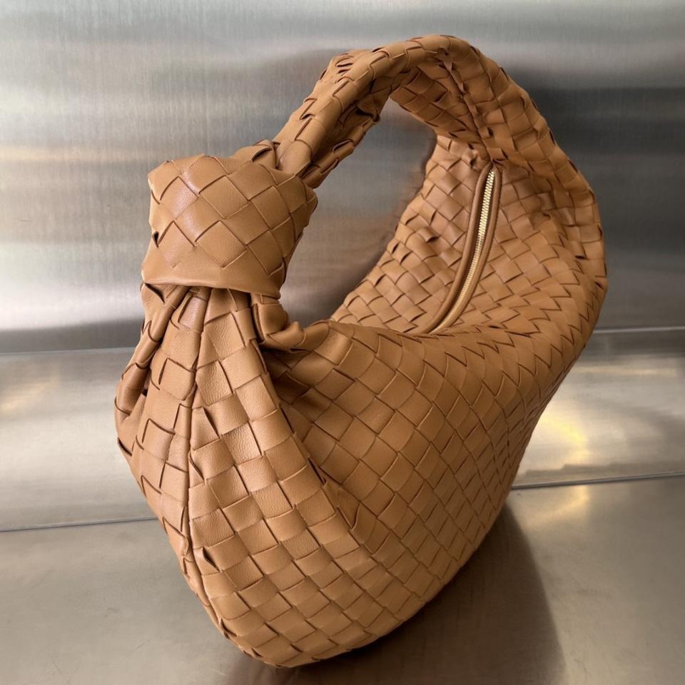 Bottega Veneta Jodie beige . 600261 48x40x16cm-duoc-ban-tai-Hvip Bags and Accessories