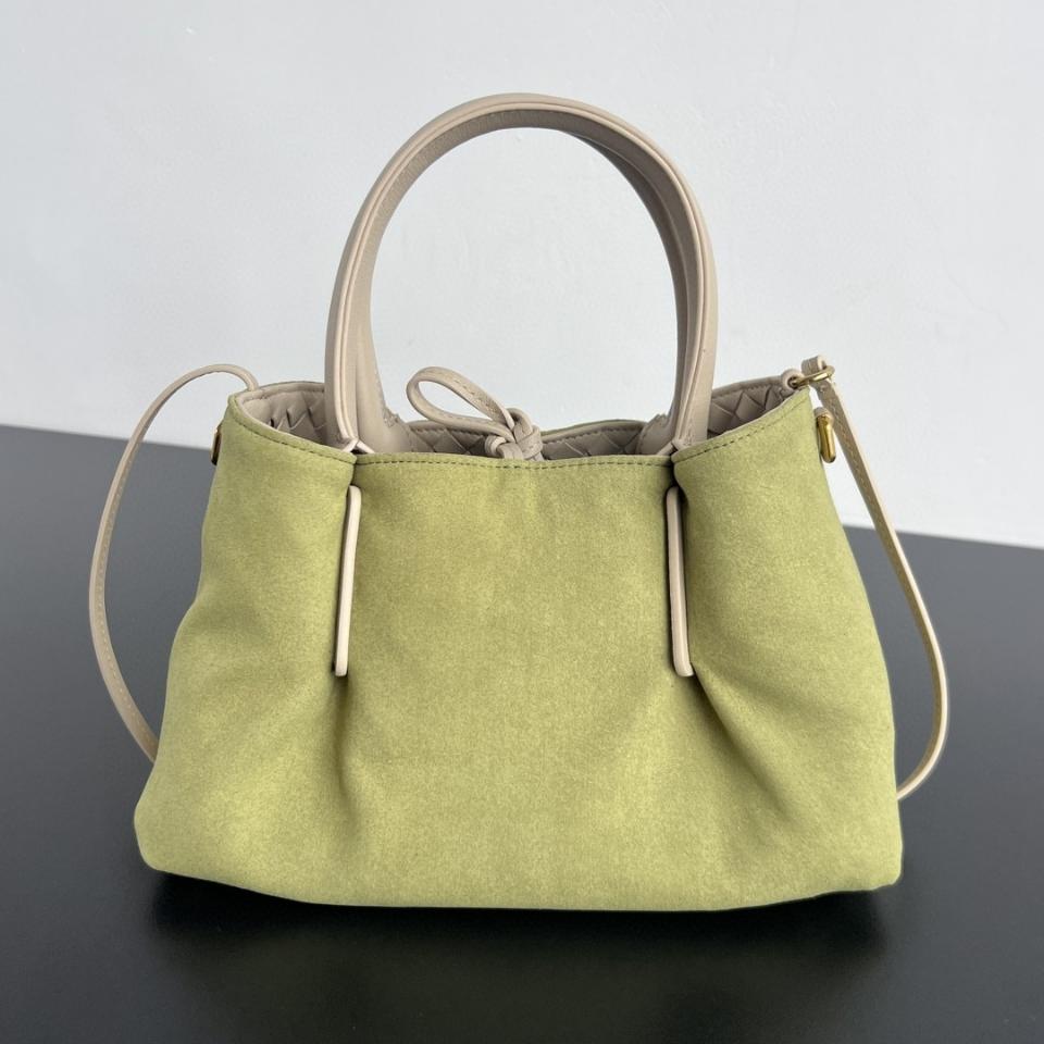 Bottega Veneta  Small Pinacoteca sea salt/green  819004 15*24*12cm-duoc-ban-tai-Hvip Bags and Accessories