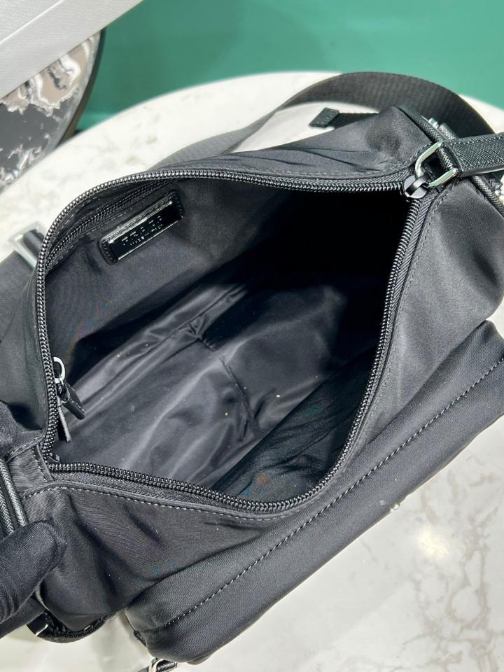 Prada Large Re-Nylon and Saffiano leather shoulder bag black 2VH191 35x22x12cm-duoc-ban-tai-Hvip Bags and Accessories