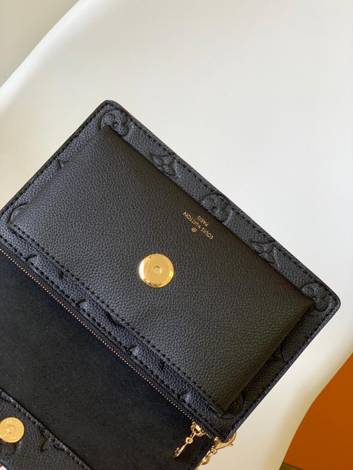 Louis Vuitton M67839
Túi Vavin Chain Wallet 19.0 x 12.5 x 4.0cm-duoc-ban-tai-Hvip Bags and Accessories