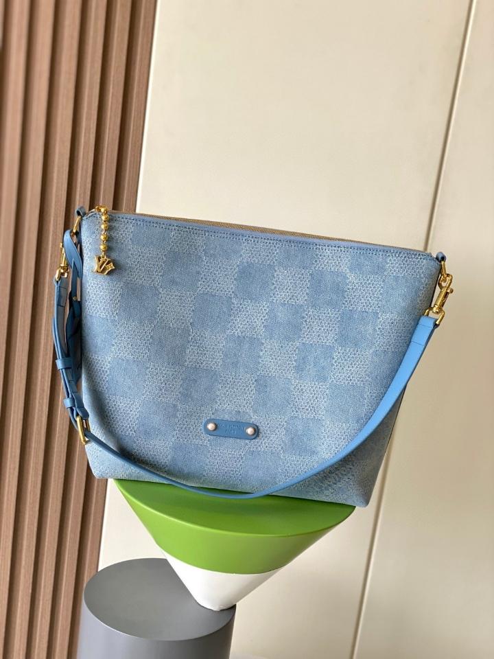 Louis Vuitton N00202
Vagabond Hobo 35 x 12 x 38cm Sao chép-duoc-ban-tai-Hvip Bags and Accessories
