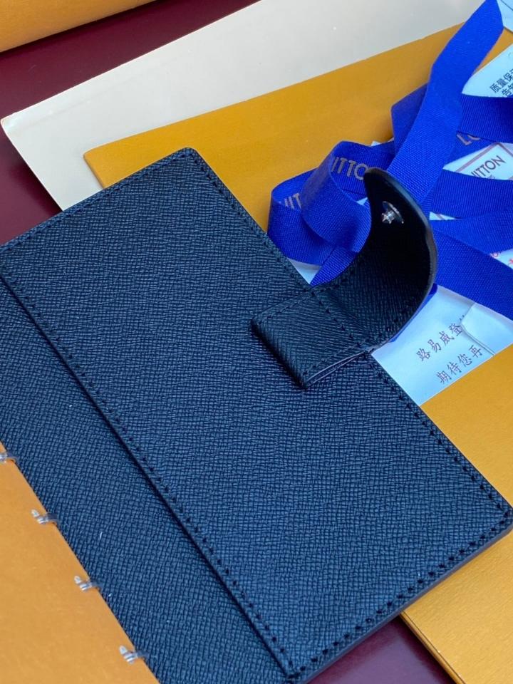 Louis Vuitton R20052
Customizable
Small Ring Agenda Cover-duoc-ban-tai-Hvip Bags and Accessories