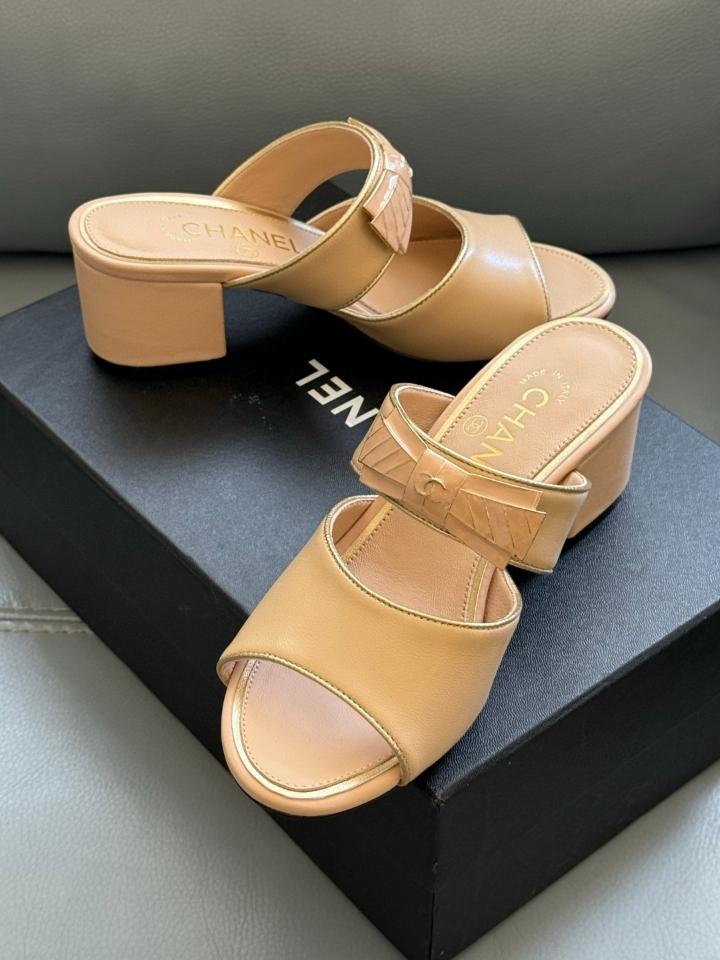 Chanel mules sandals in beige leather(1)-duoc-ban-tai-Hvip Shoes and Clothes