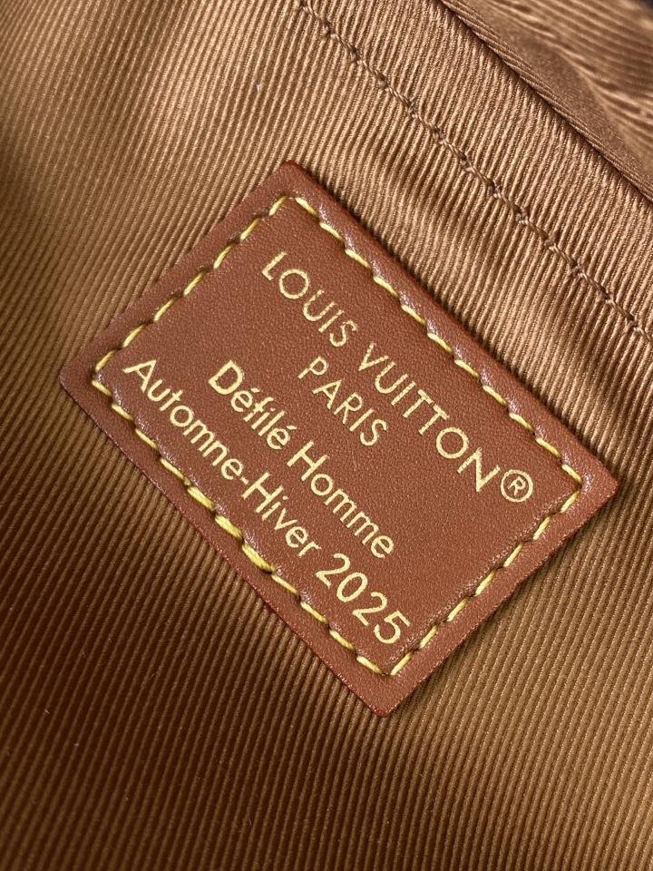 Louis Vuitton M14016
Túi Nil 25cmx17.5 x11cm-duoc-ban-tai-Hvip Bags and Accessories