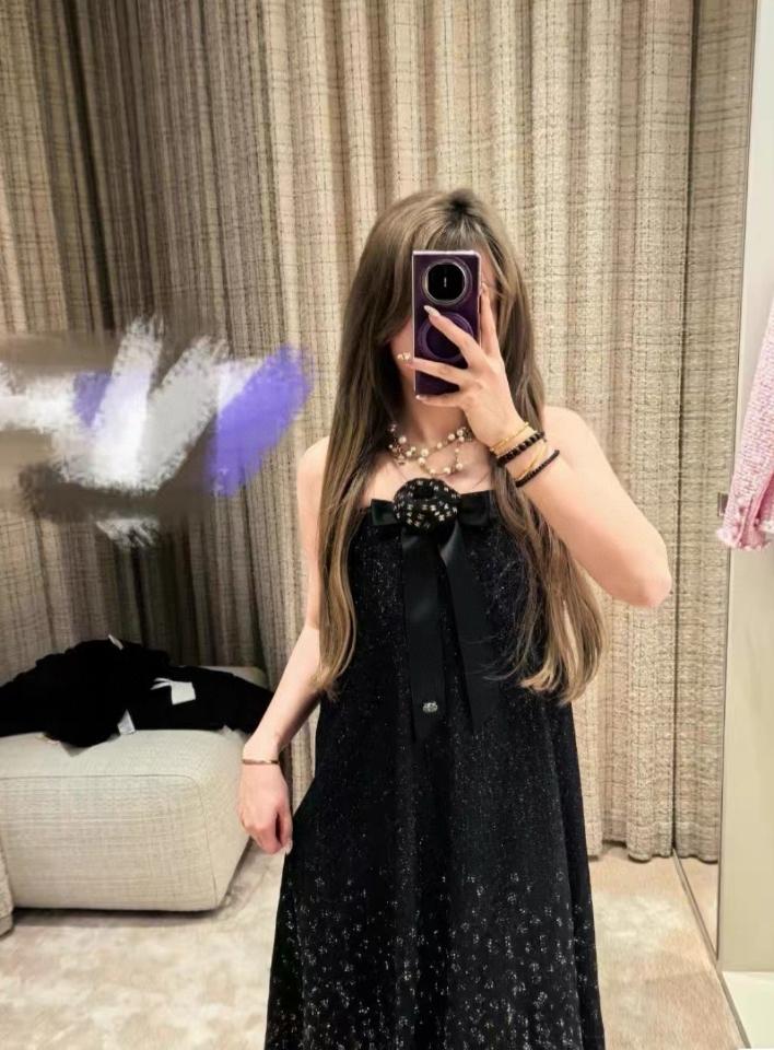 Chanel Dress
 
Glittered Mixed Fibers 
Black P79124-duoc-ban-tai-Hvip Shoes and Clothes