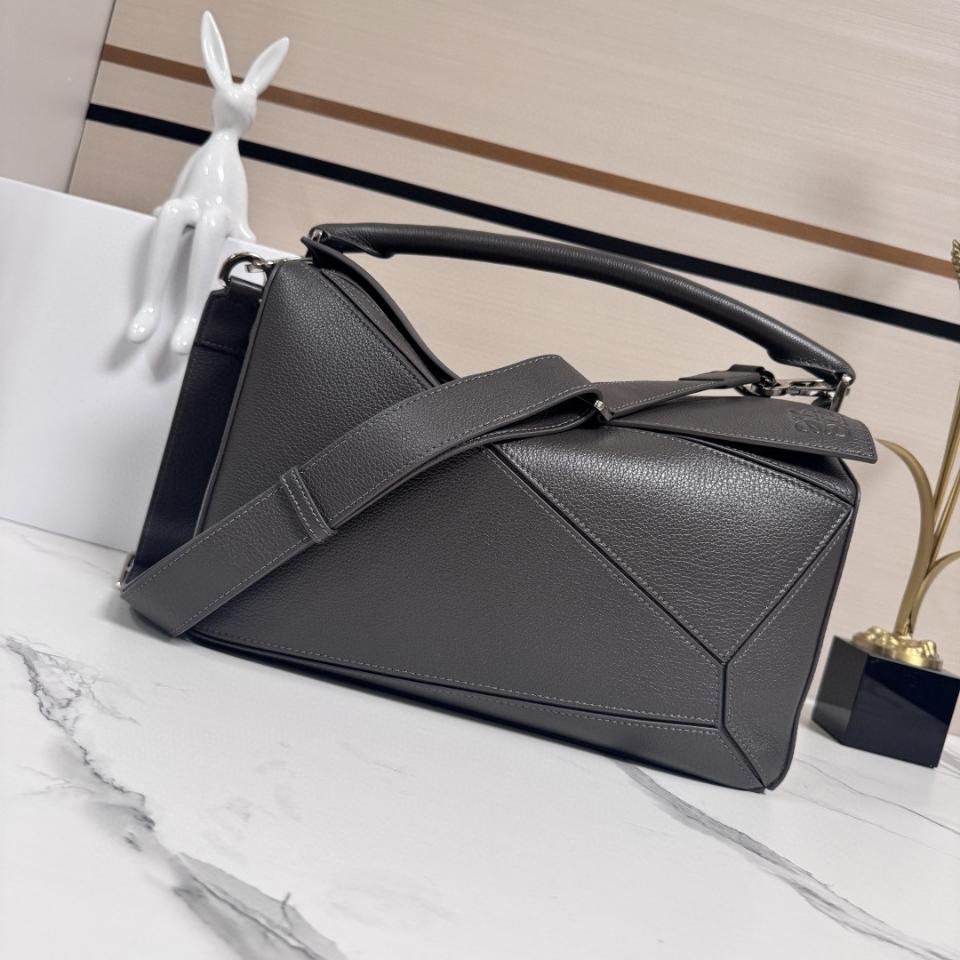 Loewe Large Puzzle bag in supple grained calfskin B510PNLX03 dark grey -duoc-ban-tai-Hvip Bags and Accessories