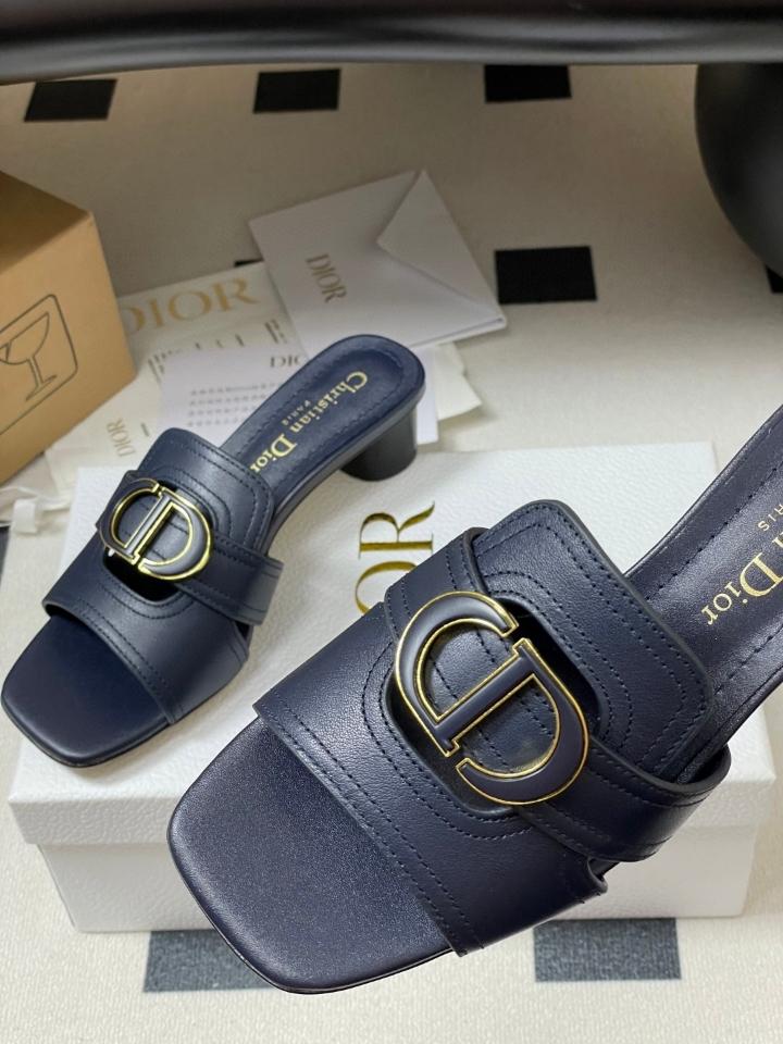 Dior 30 Montaigne Heeled Slide
Navy blue Calfskin
KCO374CFY 40mm (2) -duoc-ban-tai-Hvip Shoes and Clothes