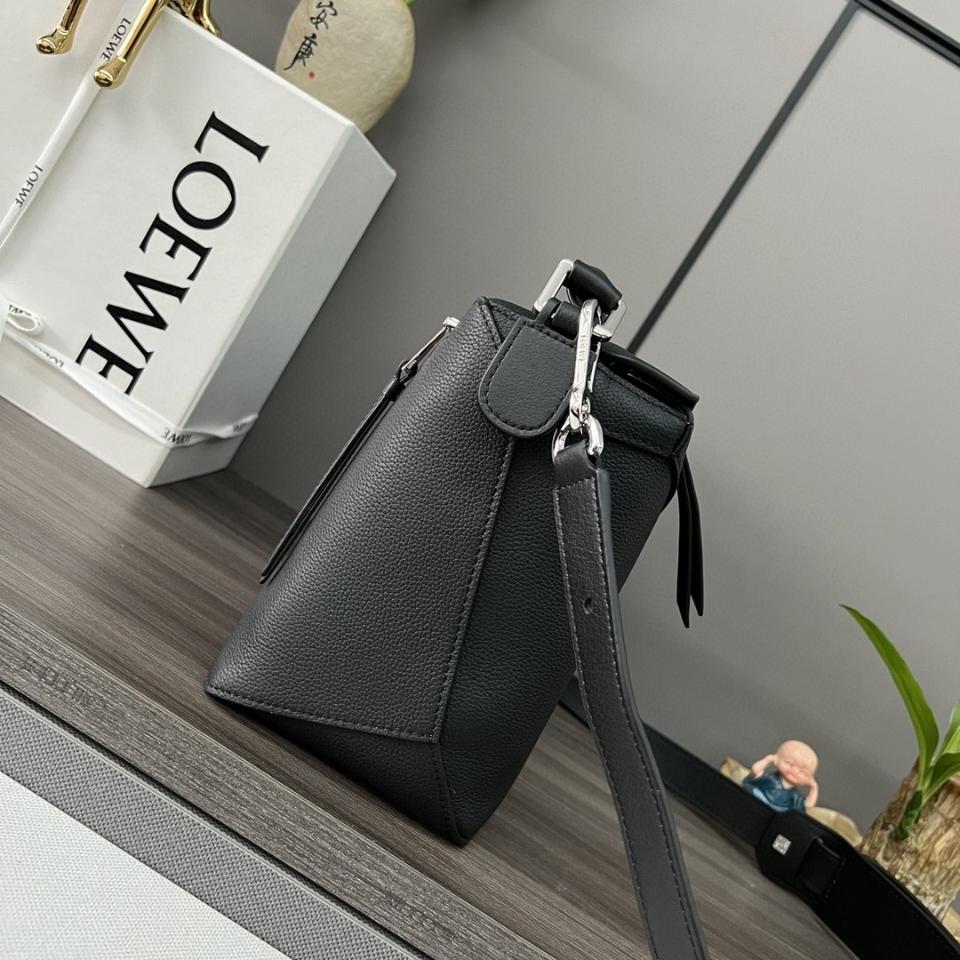 Loewe medium puzzle grained calfskin leather black 29*19.5*14cm A510P49X26-duoc-ban-tai-Hvip Bags and Accessories
