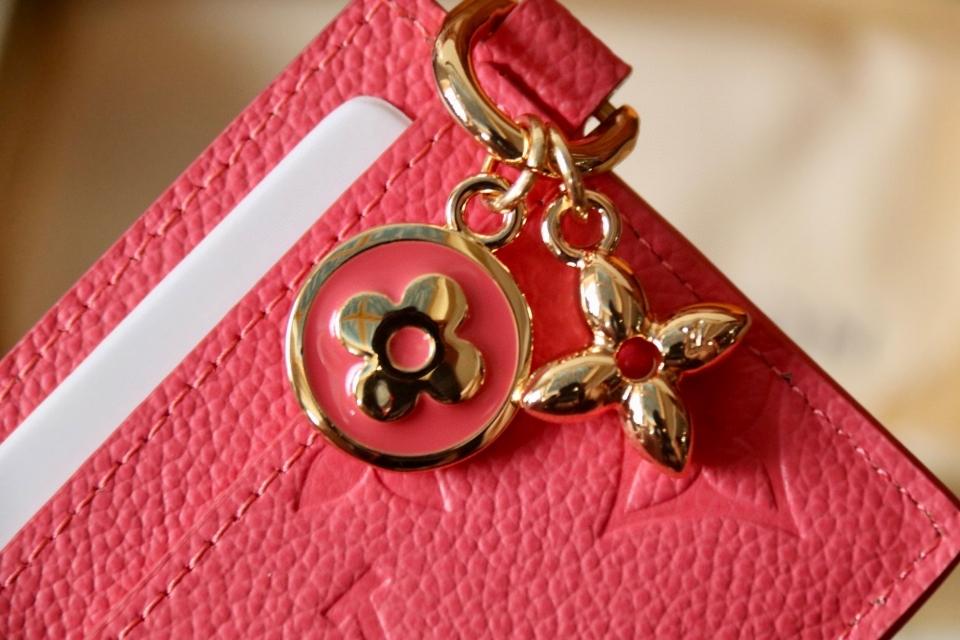 Louis Vuitton M13647
LV Charms Card Holder-duoc-ban-tai-Hvip Bags and Accessories