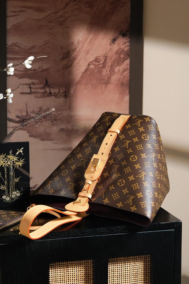 Louis Vuitton M12926
Túi All In GM 𝟑𝟏*𝟏𝟖*𝟐𝟔𝐜𝐦-duoc-ban-tai-Hvip Bags and Accessories