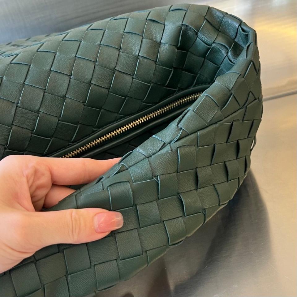 Bottega Veneta Jodie dark green 600261 48x40x16cm-duoc-ban-tai-Hvip Bags and Accessories