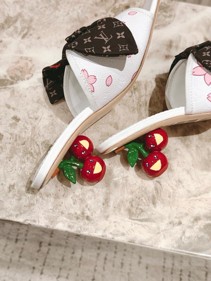 Louis Vuitton LV x TM Cherie Mules leather white 🌸 55mm (1) -duoc-ban-tai-Hvip Shoes and Clothes
