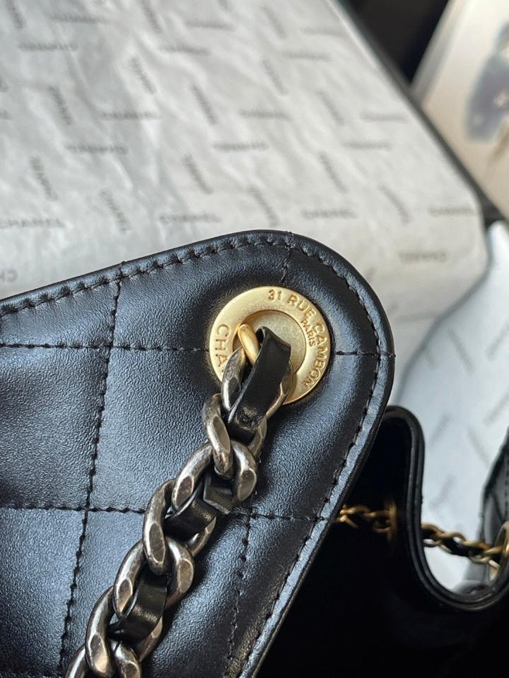 CHANEL 25 Small Handbag shiny Calfskin & gold/black-tone tone Metal,black AS5293 30-26-14cm-duoc-ban-tai-Hvip Bags and Accessories