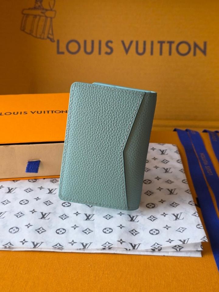 Louis Vuitton M25953
Ví Pocket Organizer-duoc-ban-tai-Hvip Bags and Accessories