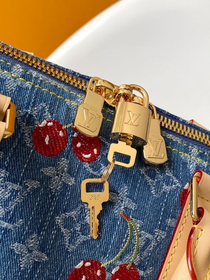 Louis Vuitton M13875
Túi Keepall Bandoulière 45 LV x TM


27 x 20 x 45 Lv1-duoc-ban-tai-Hvip Bags and Accessories
