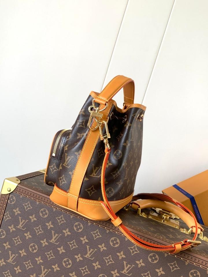 Louis Vuitton M14017
Fashion Show
Noé Cargo 24 x 16 x 22cm-duoc-ban-tai-Hvip Bags and Accessories